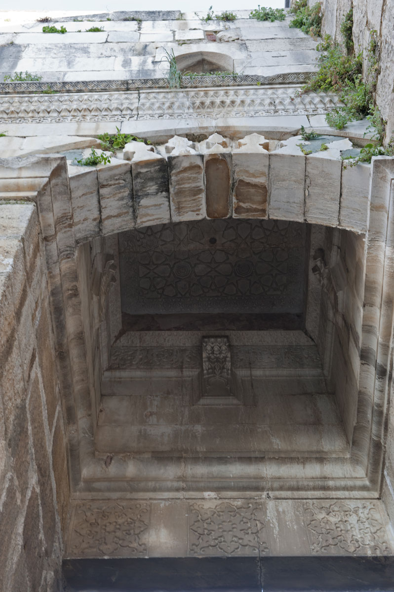 Selcuk Isa Bey Mosque March 2011 3411.jpg