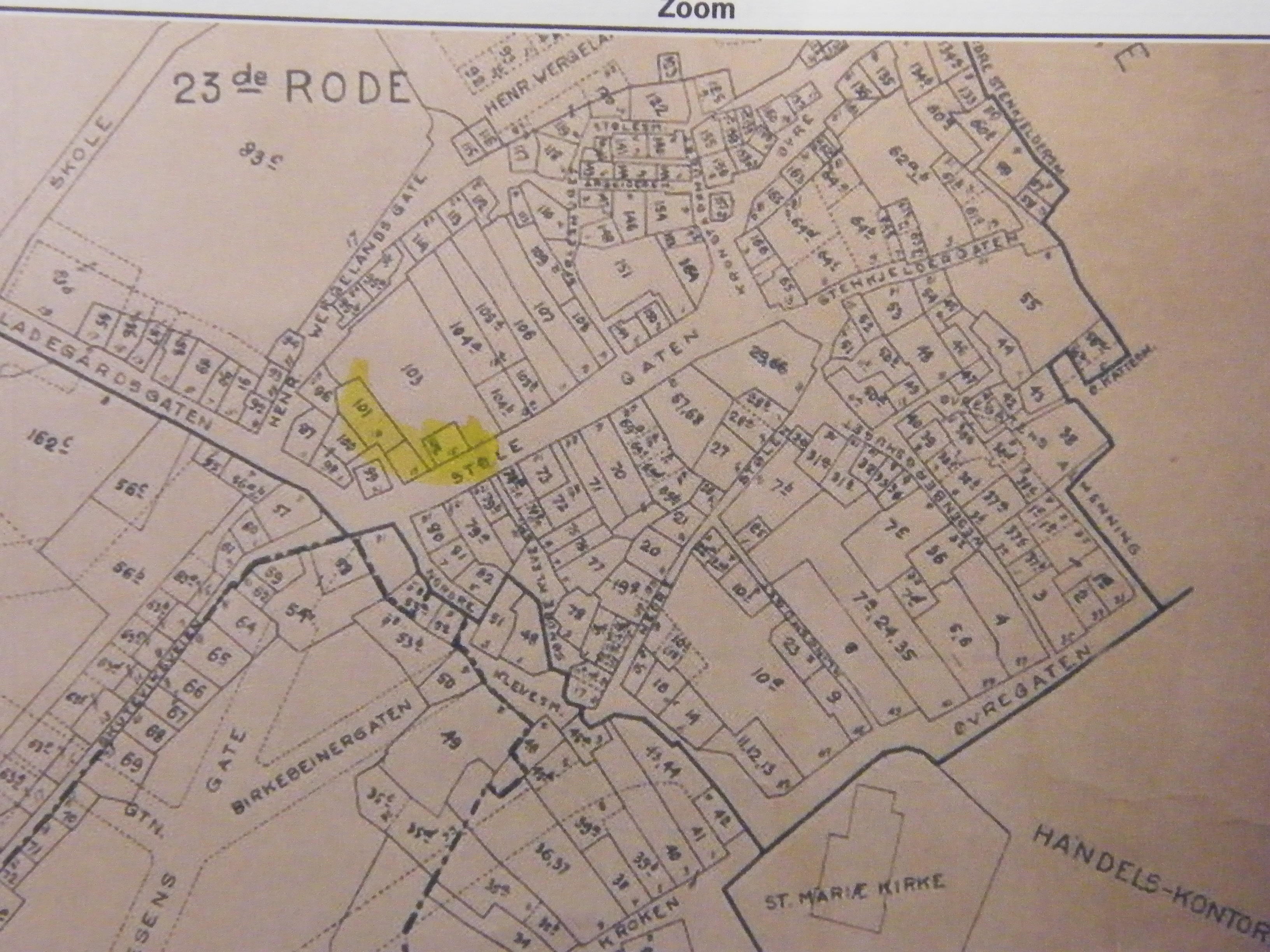 Rode 23 - House 101-102 -Stoelegaten 15-Home of Munthe-Mariakirken down to the right