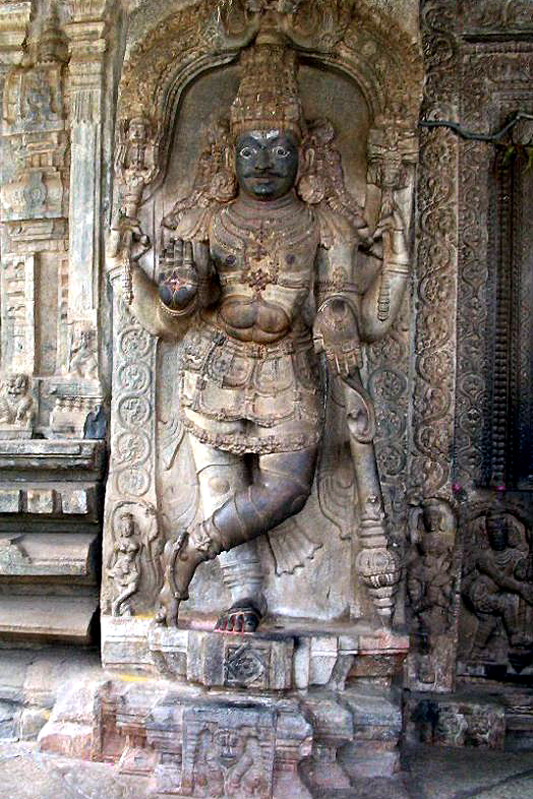 Guardians have to look both ways, Shiva Temple, Talakad