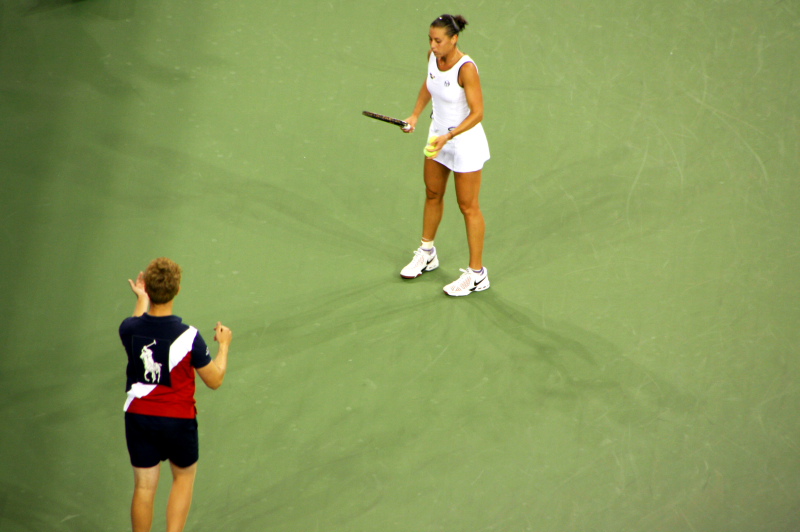 Flavia gets a ball, 2009 US Open, New York City