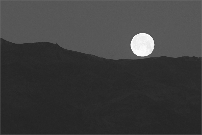 Moonset over the Panamints