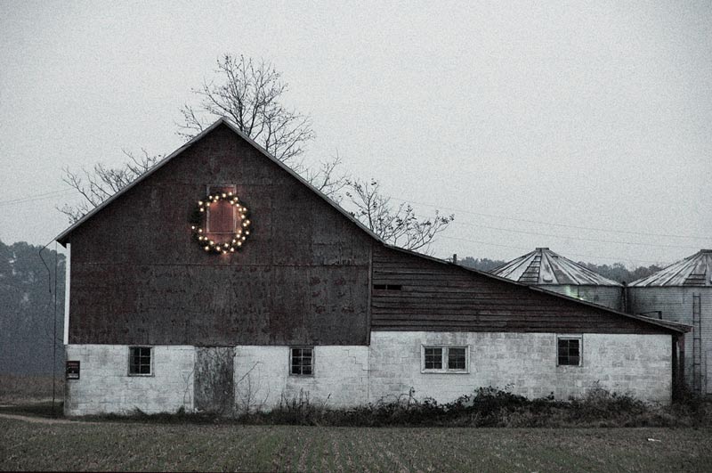 27 Christmas Barn 4546