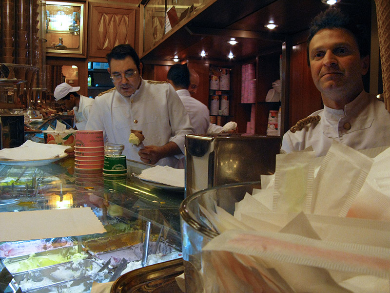 Gelatiere at Giolitti .. 2286