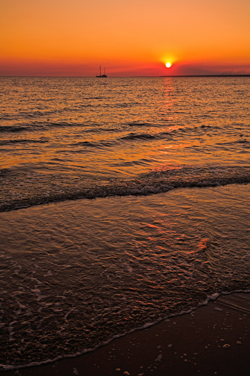 The setting sun at Mindil Beach