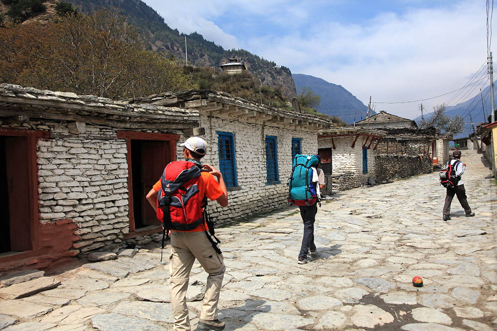 Walking trough a Annapurna village
