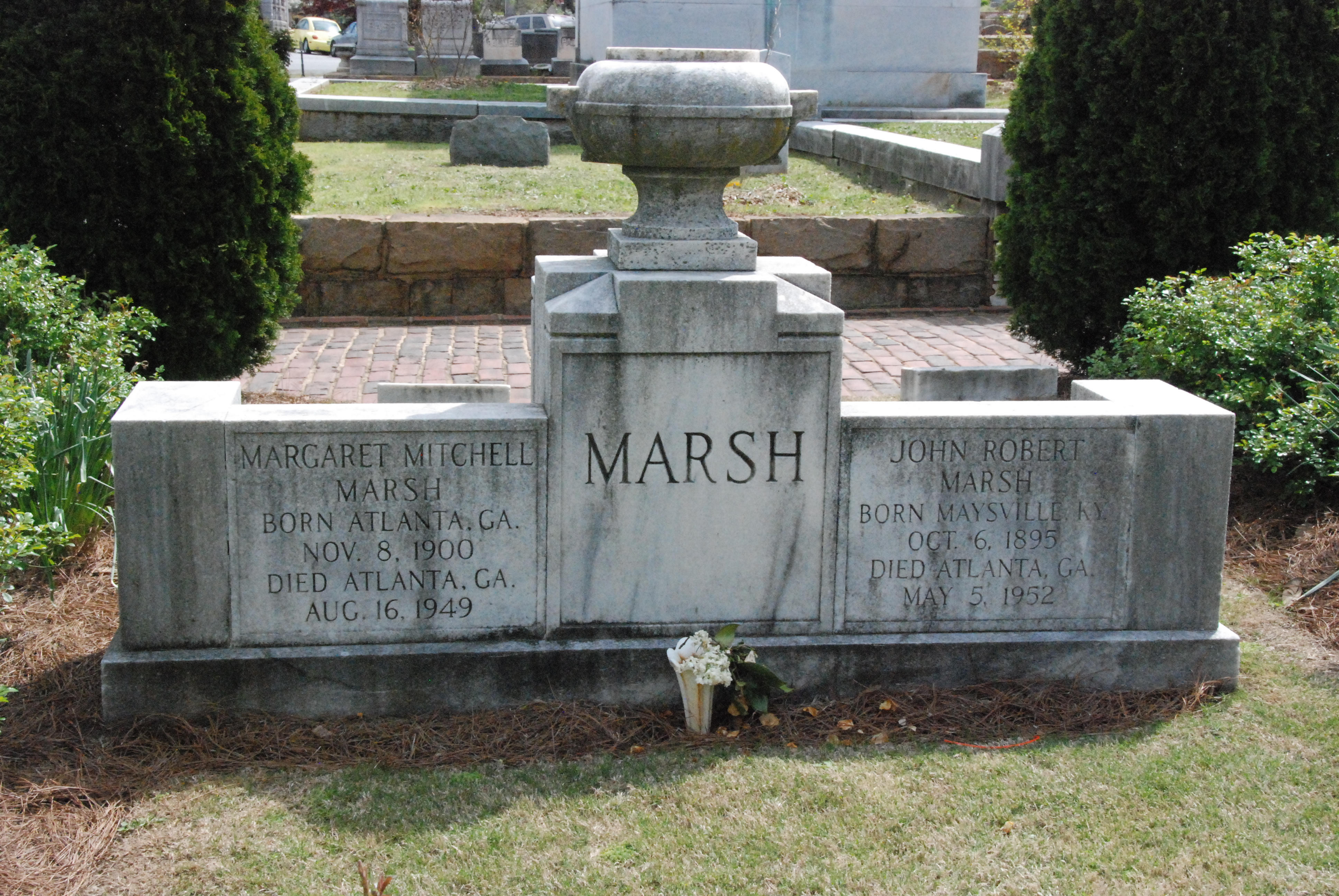 Atlanta Oakland Cemetery 3.JPG