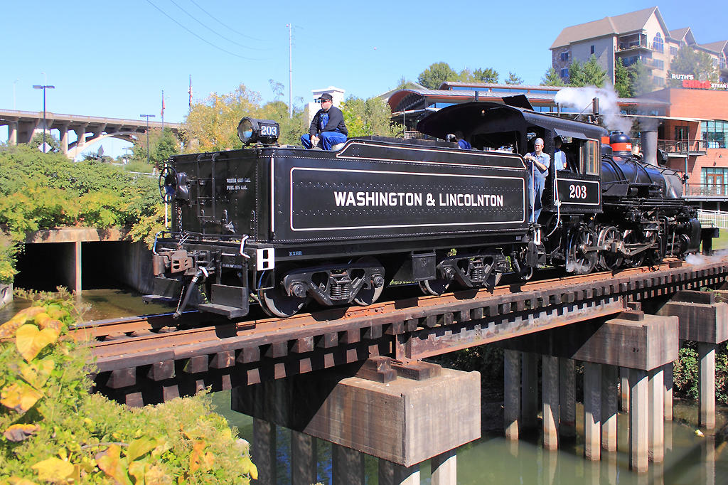Shoving back towards the riverfront 