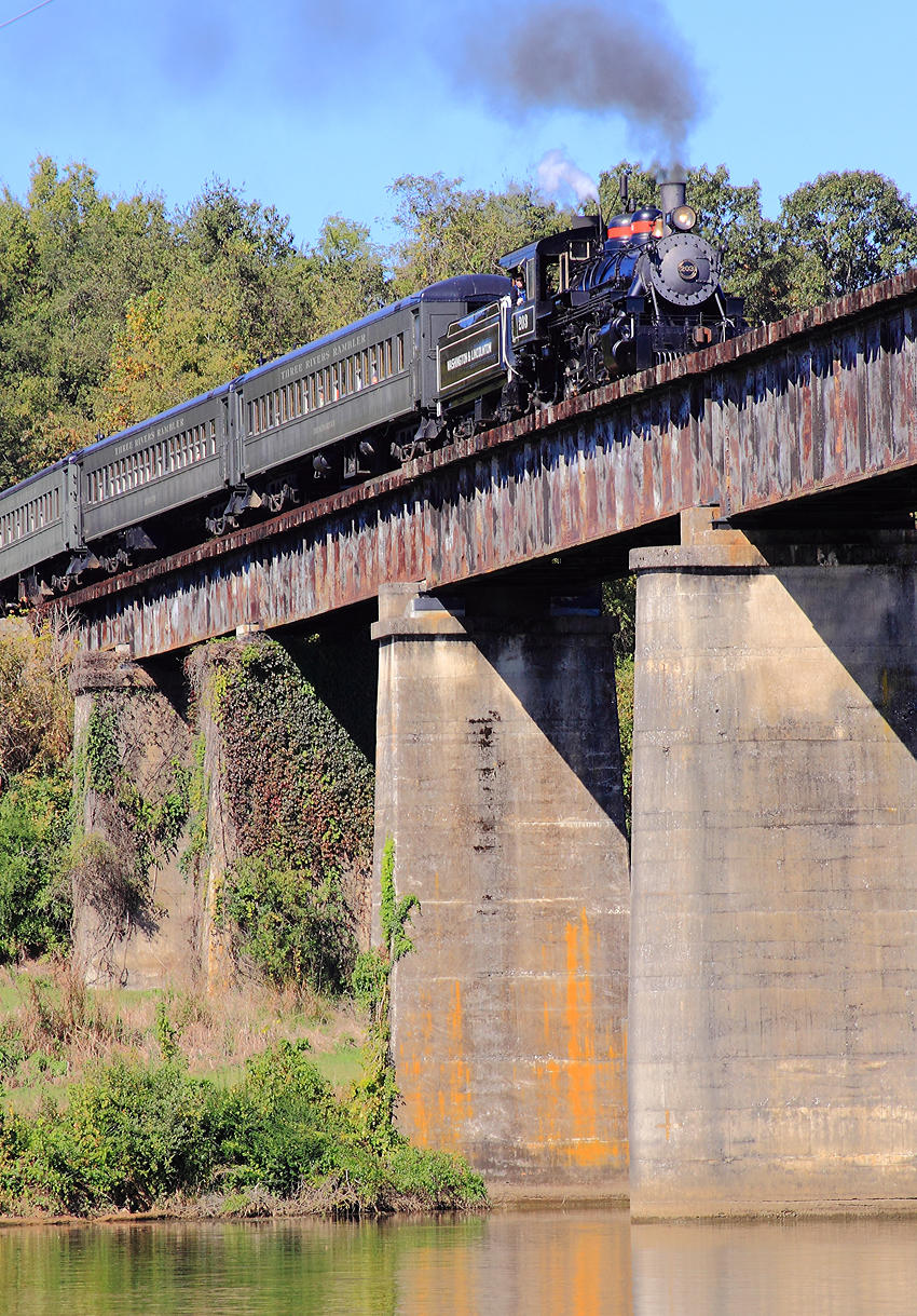 Crossing the Holston River, on the former Southern RR RFE line 