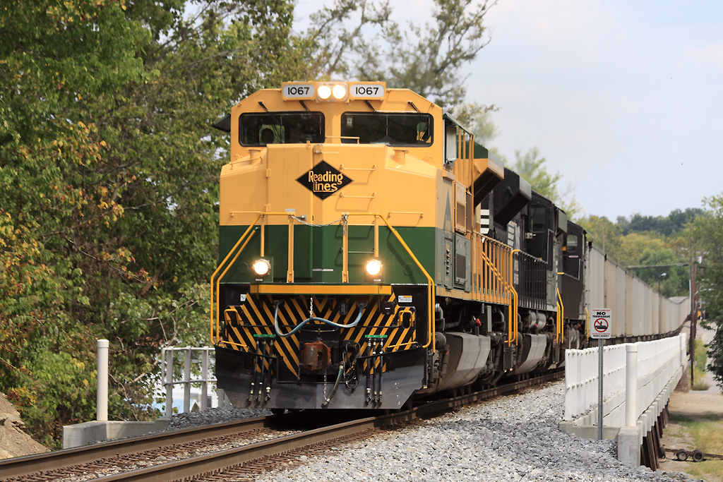 NS 77J rumbles across the new bridge at Shelbyville KY 