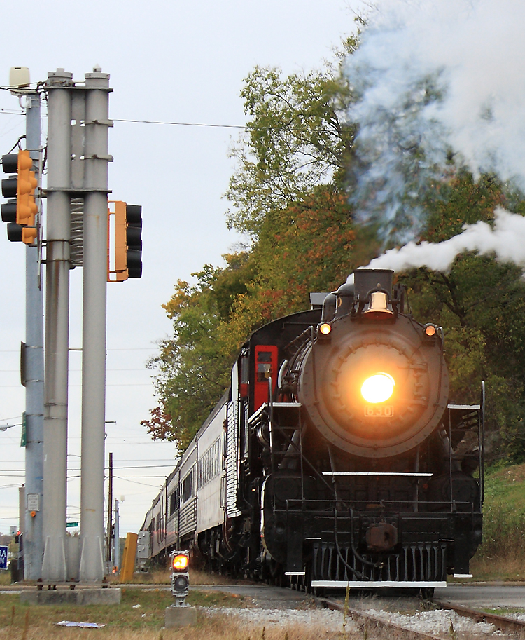 630 departs TVRM as the passengers enjoy the urban scenery on the beltline 