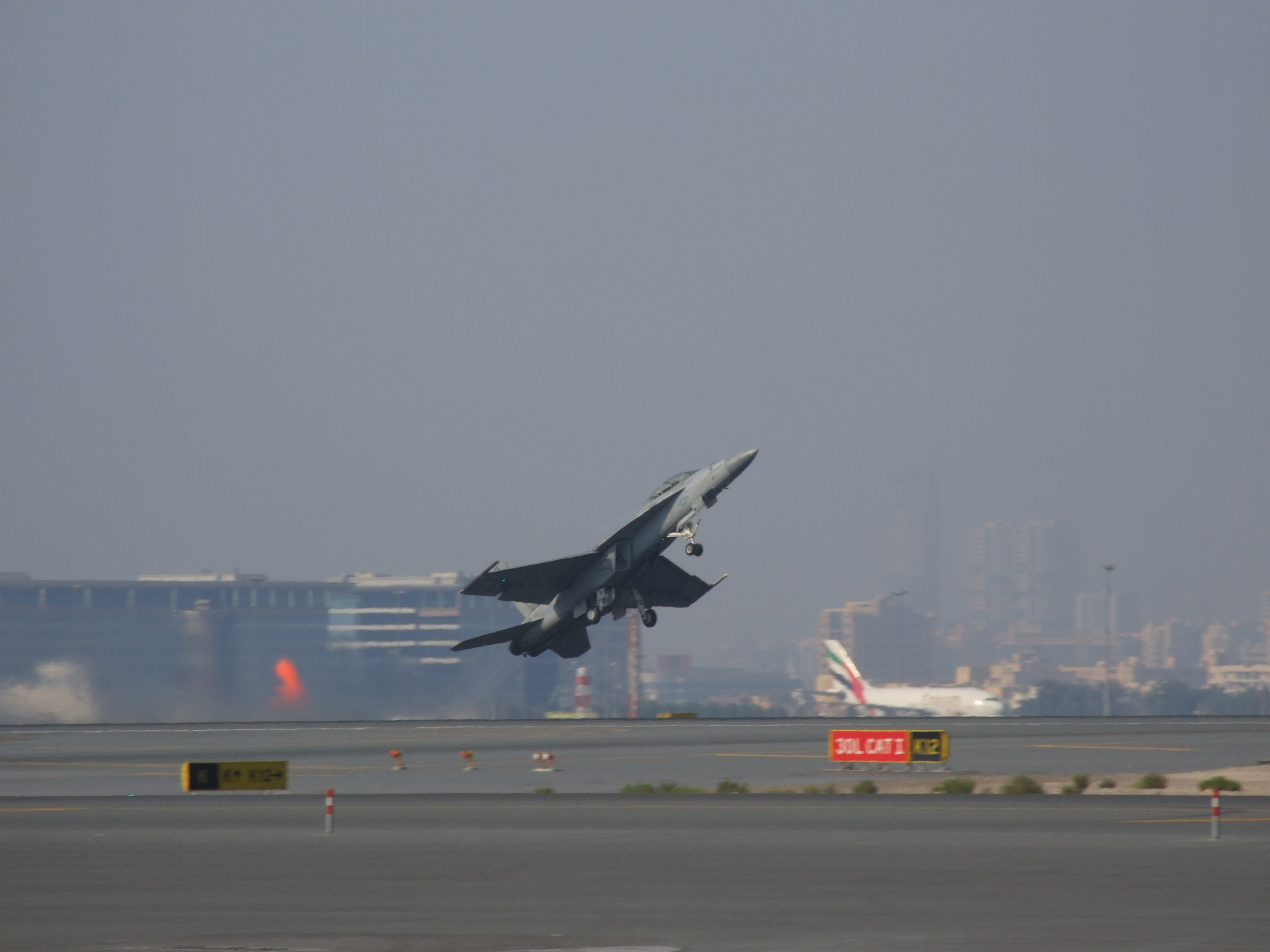 Lift Off Dubai Air Show 2007.JPG