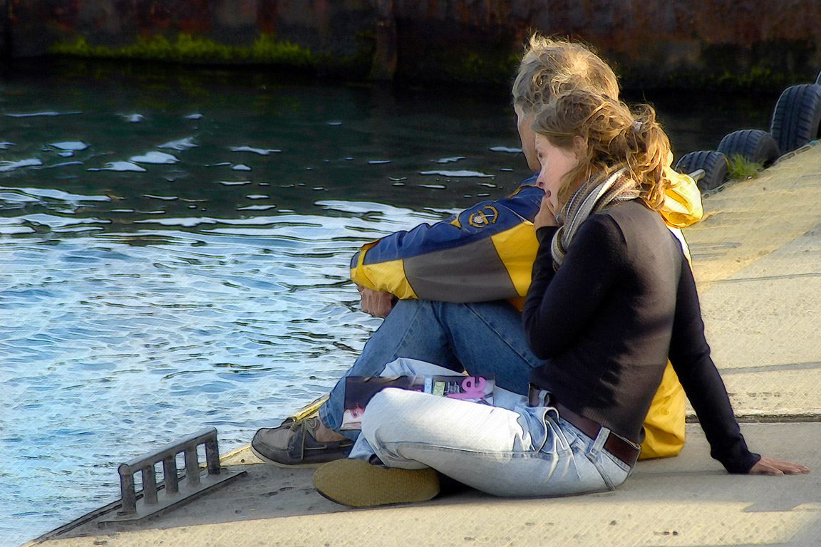 Love is bein happy sat on a wall! (5154)