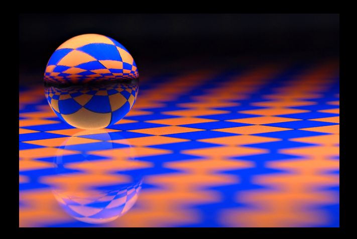 The glass marble (Challenge: Complementary Colours)