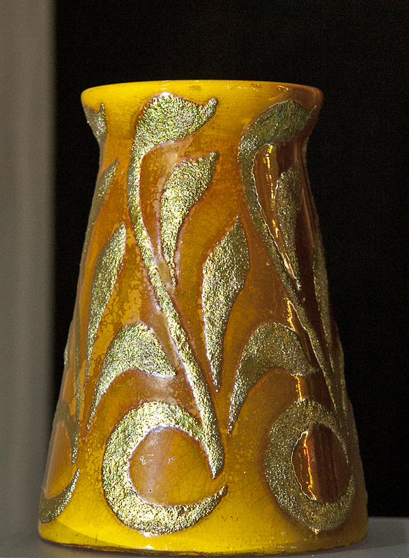 Vase, conical, leaf dcor (1899)