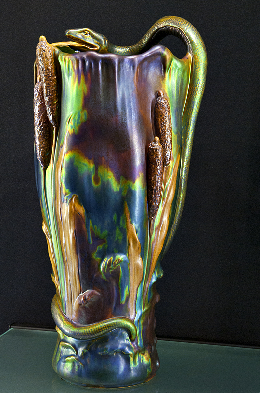 Vase with snake (1900)