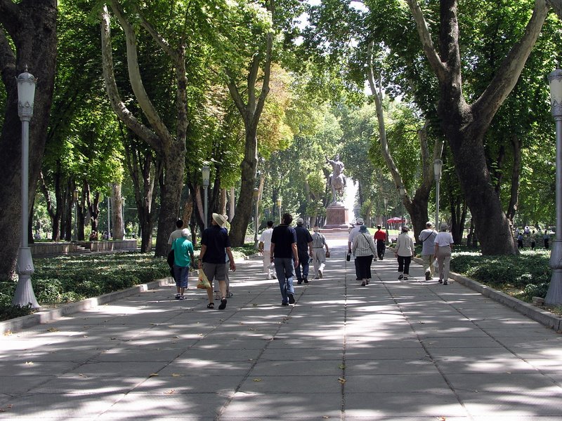 Samarkand, Uzbekistan - leafy park