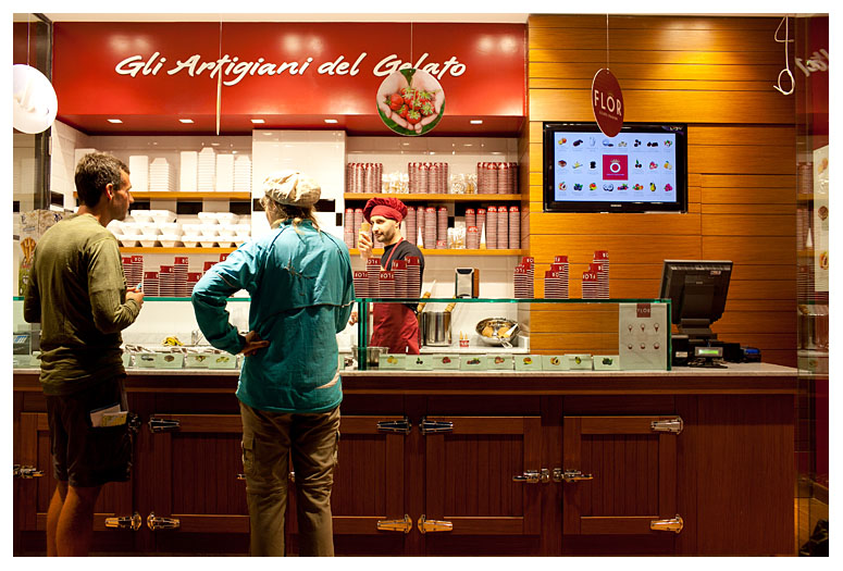 gelato artigianale e luce artificiale