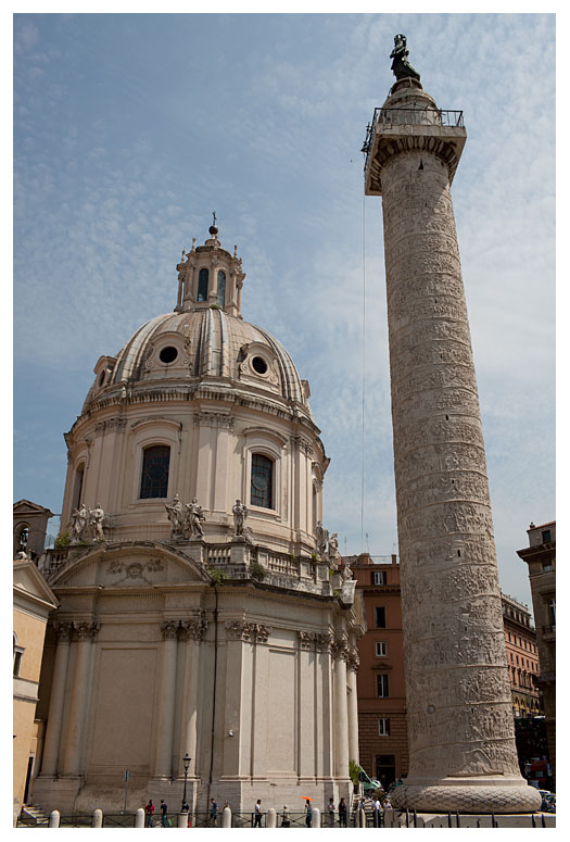 Colonna Traiana e Chiesa del Santissimo Nome di Maria