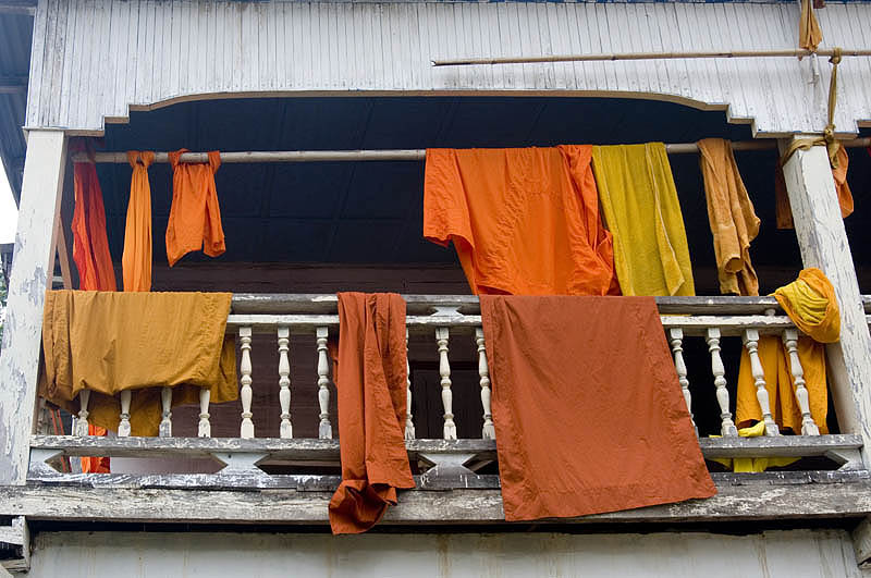 Monks' robes, Wat Sainyaboum