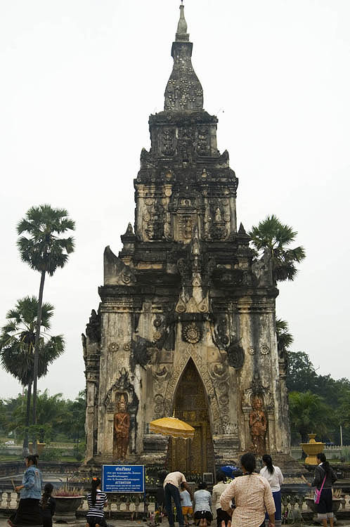 Wat Ing Hang, outside the city