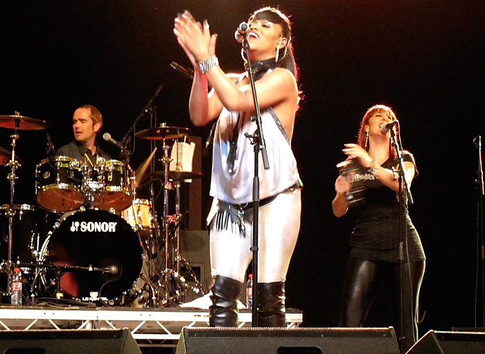 Brand New Heavies- NDea Davenport