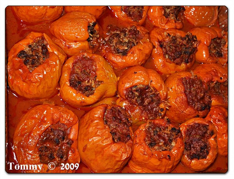 Toltott paprika - Hungarian food Medium.jpg