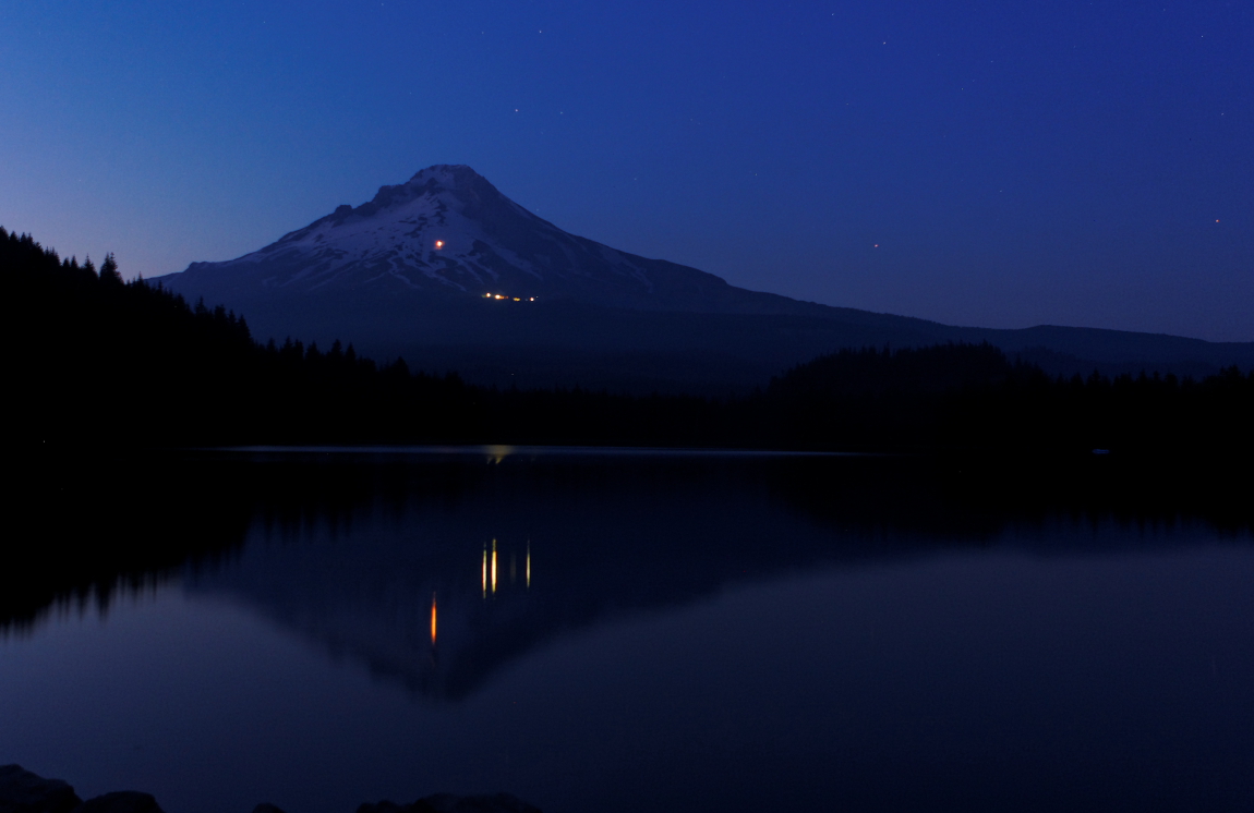 Mt Hood from Trillium Lake a little later .JPG