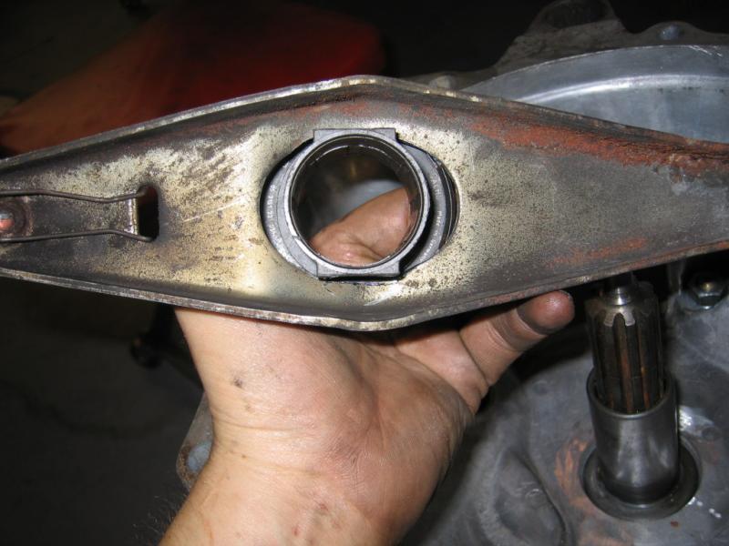 Modded clutch fork with BMW throw out bearing