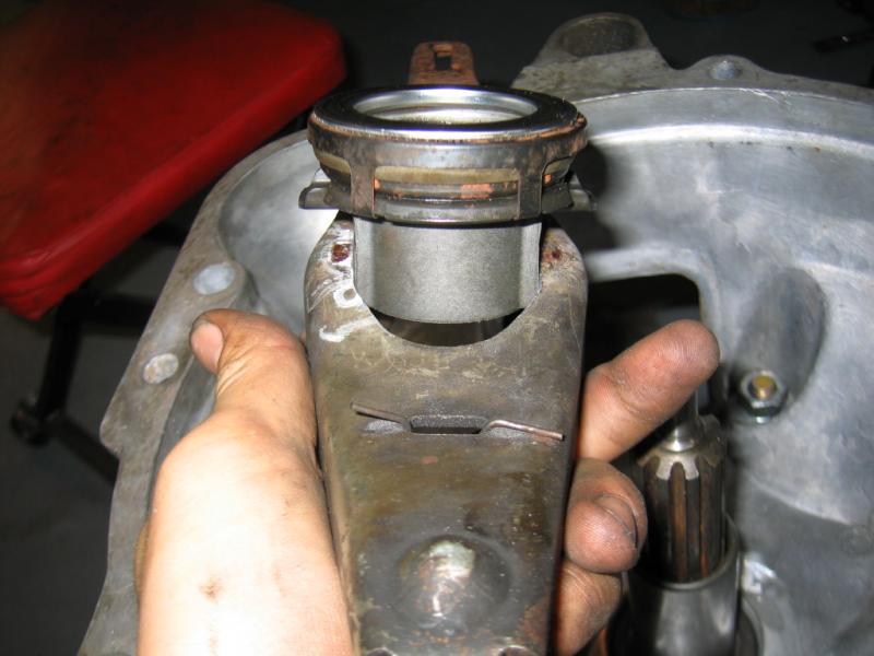 Modded clutch fork with BMW throw out bearing
