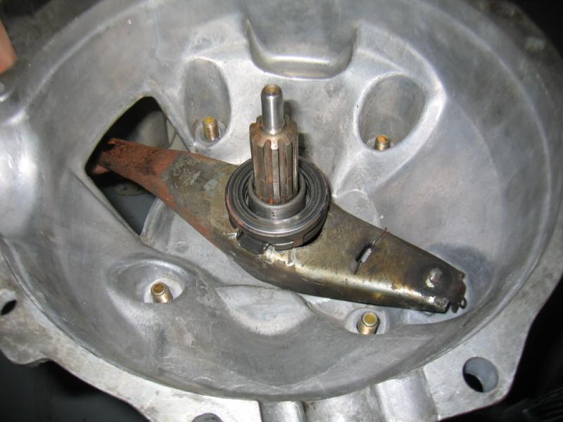 Modded clutch fork with BMW throw out bearing