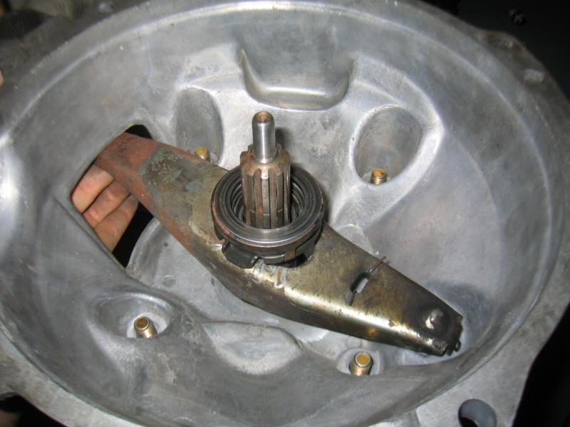 Modded clutch fork with BMW throw out bearing