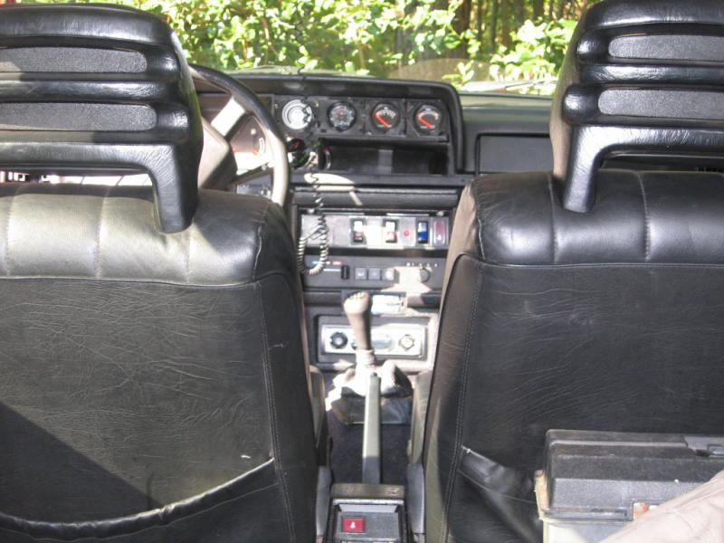 View of the original BMW style shifter( I changed it to the m47 style)