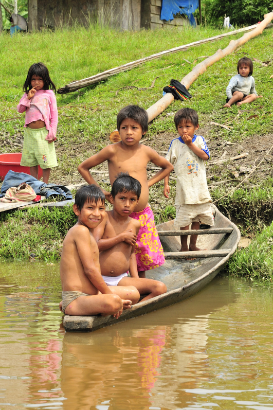 Kids from Provedencia on Tigre river.JPG
