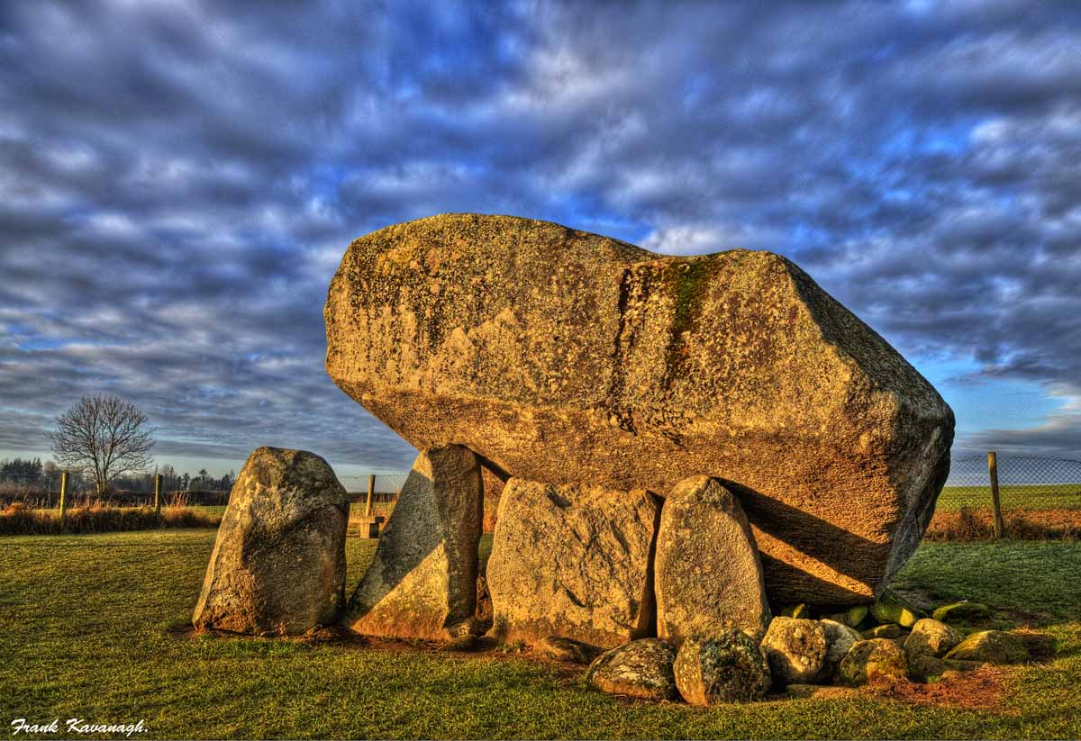 Brownshill Dolmen.jpg