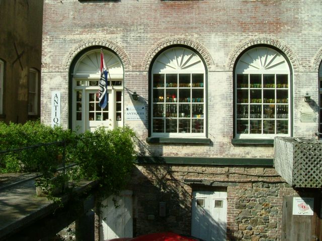 Now these warehouses are lovely shops