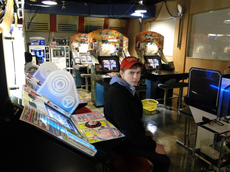 016 tokyo pachinko parlor.JPG