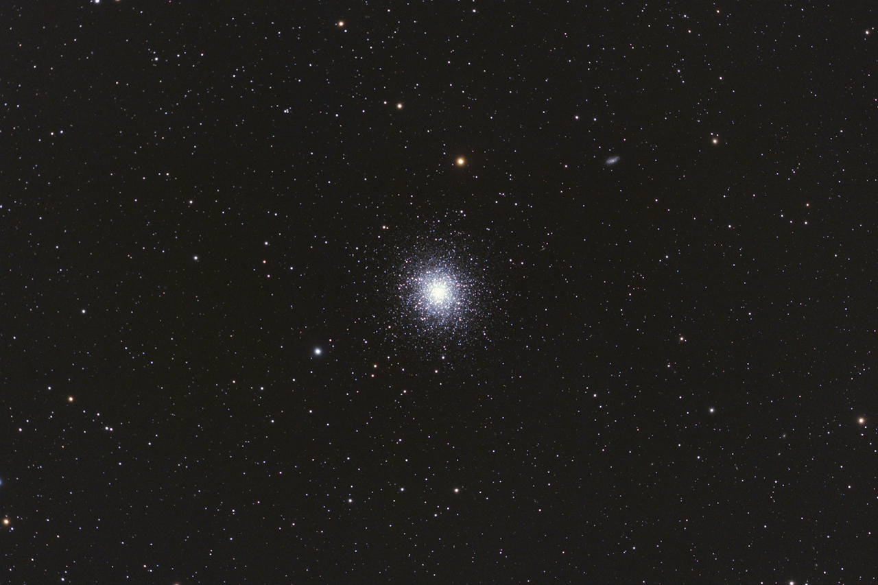 M13 and NGC 6207 in Hercules wide field