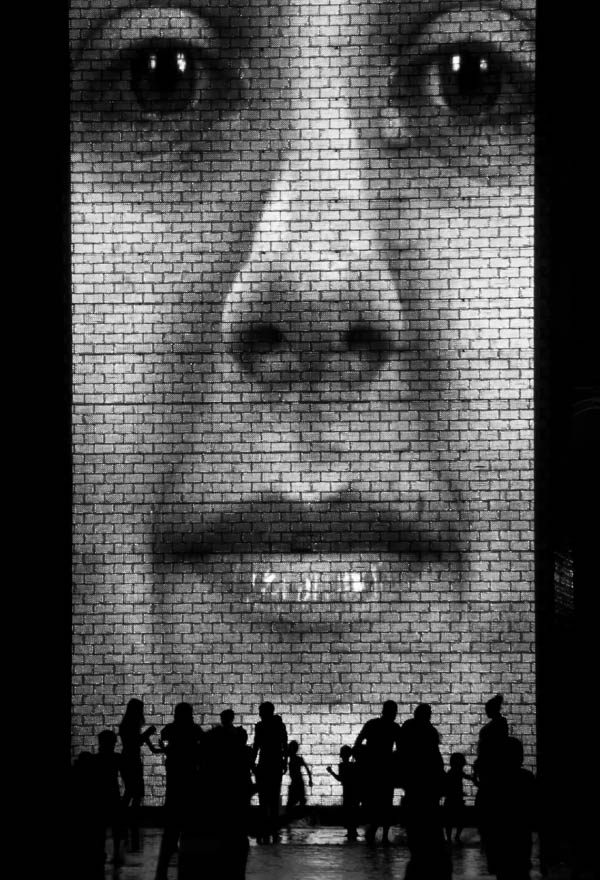 crown fountain b+w