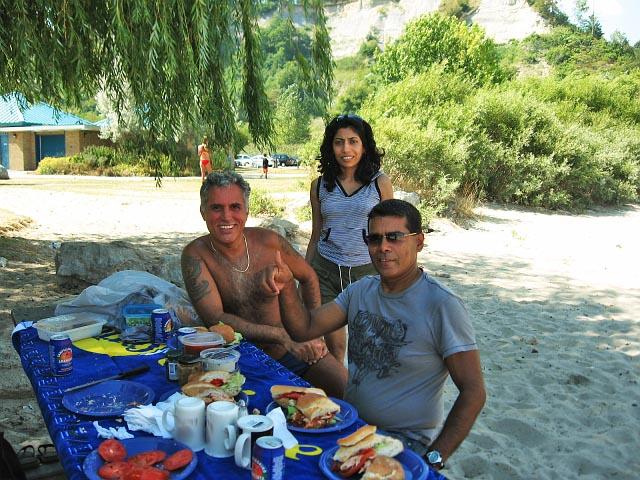 2007 Bluffers Beach -Gaya, Desmond & I