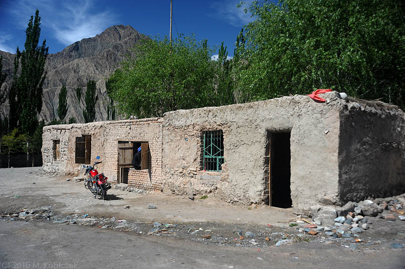 d7011 299.jpg