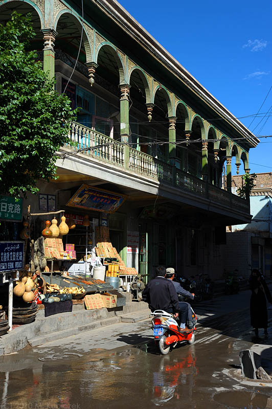 d7010 420.jpg