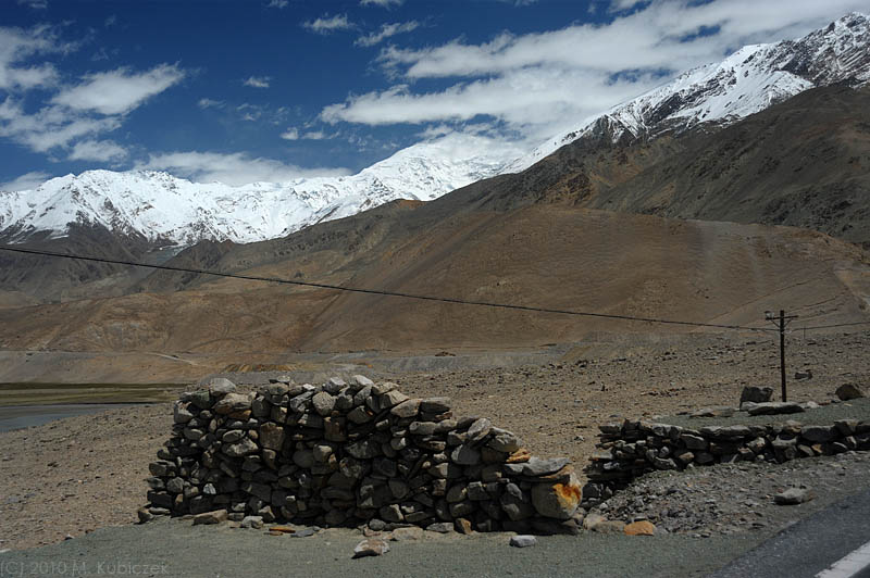 d7012 029.jpg