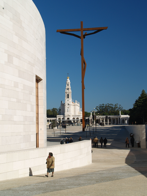 Fatima View of Basilica cross from Side of New Cathedral.jpg