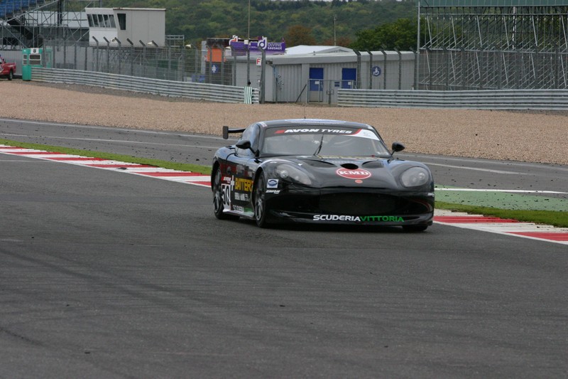 Silverstone Trackday General 2011 00057.jpg