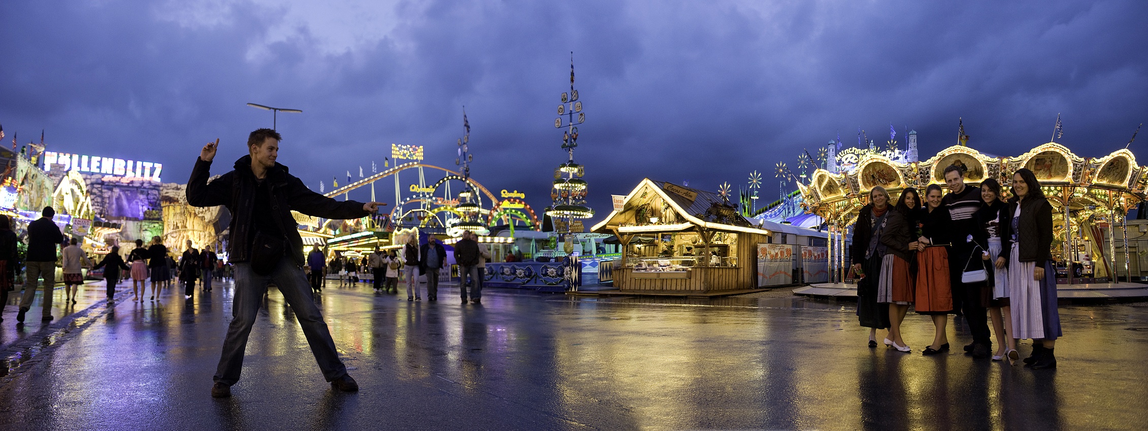 Oktoberfest_Panorama1850px.jpg