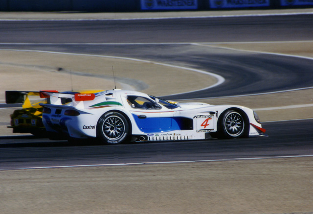 David Price Racing Panoz GTR-1 in turn 2