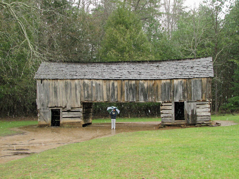 The barn at the Cades Cove Visitor Center