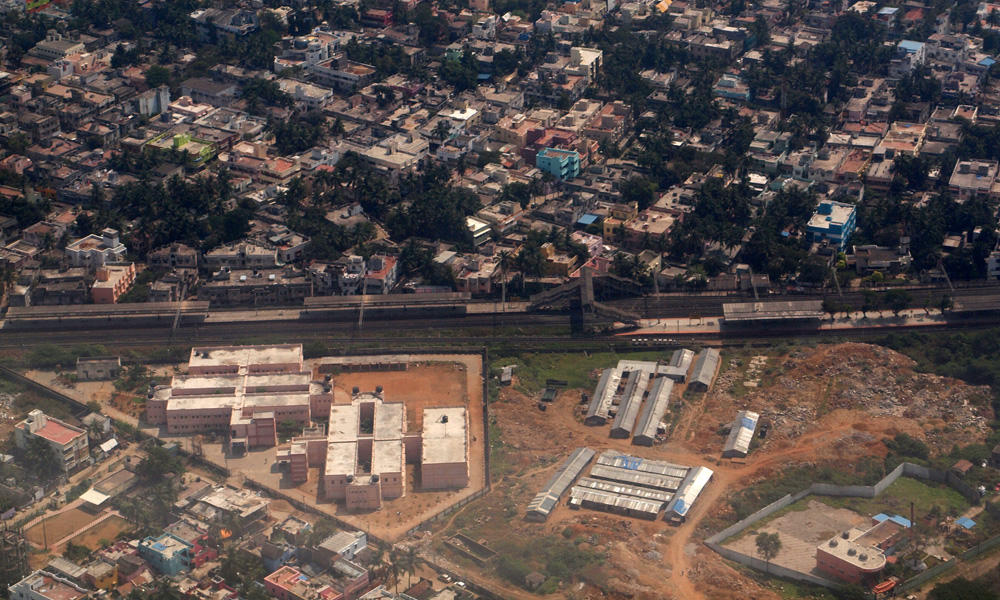 Pazhavanthangal railway station