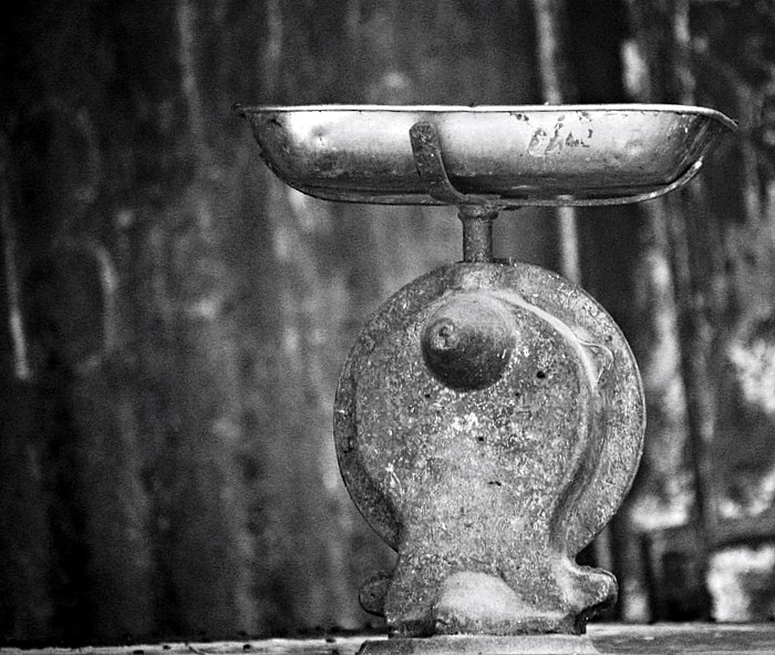 Scales in BW