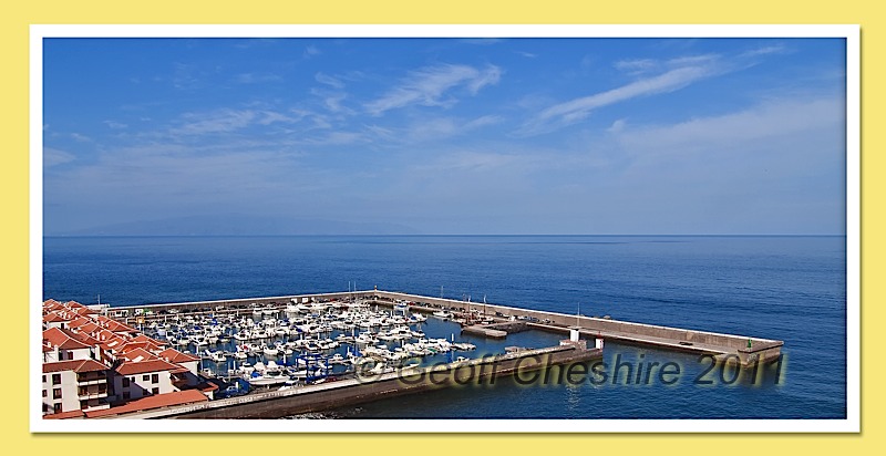 Los Gigantes Harbour